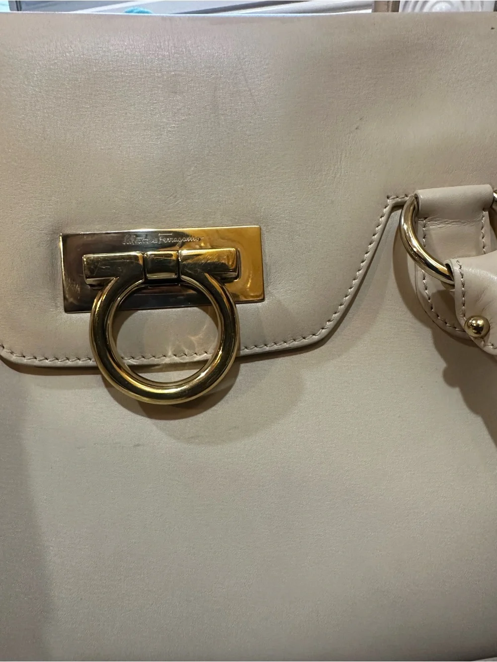 Authentic Salvatore Ferragamo Gancini Leather Tote Shoulder Bag Cream Beige READ